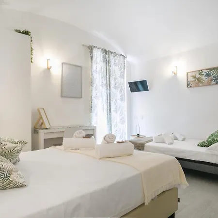 White Candia * Roma