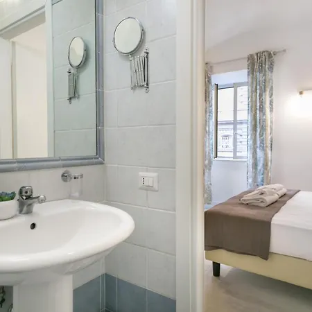 White Candia * Roma