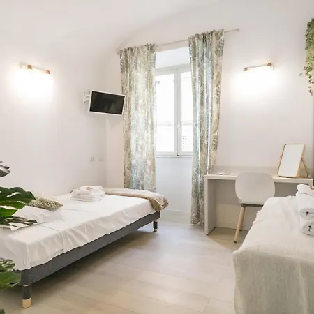 White Candia Bed & Breakfast