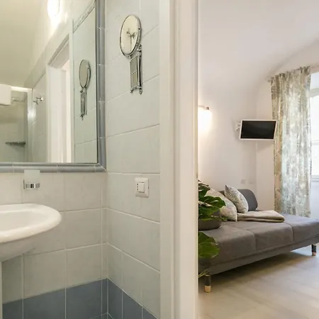 White Candia Bed & Breakfast Rome